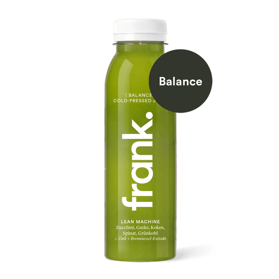 Darstellung des Saft Lean Machine mit Kokoswasser, Zucchini, Spinat, Grünkohl und Zitrone von frank.