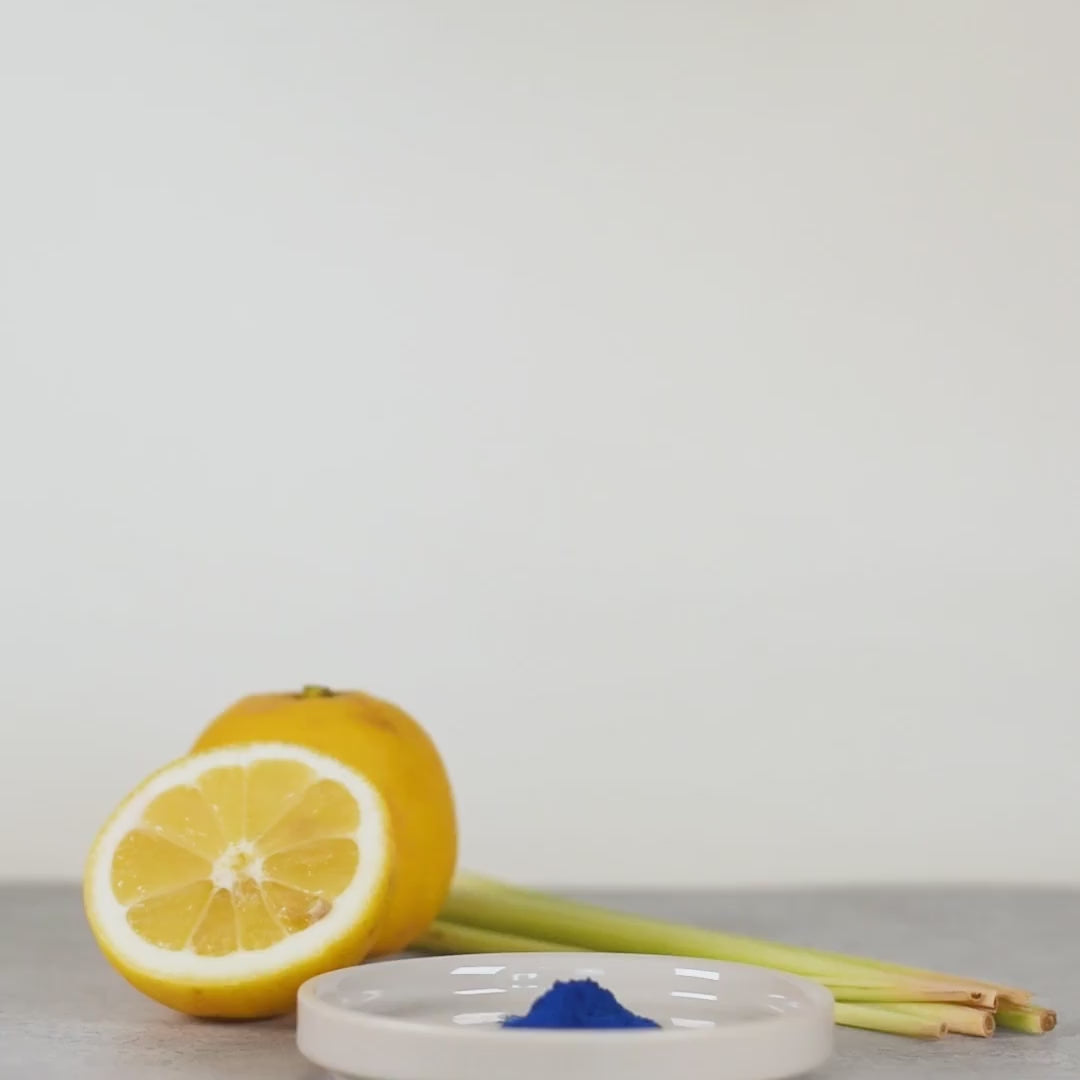 Darstellung des Saft The Ocean mit blue Spirulina, Zitronengras, Zitrone und Agave von frank